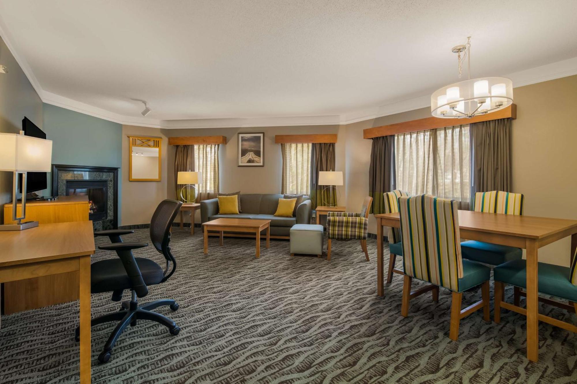 Best Western PLUS Executive Court Inn & Conference Center Manchester Exterior foto
